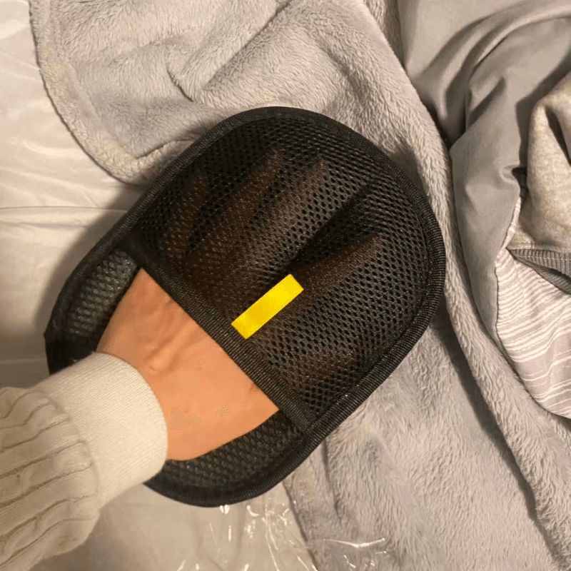 Pet Grooming Glove | CleoPetra™