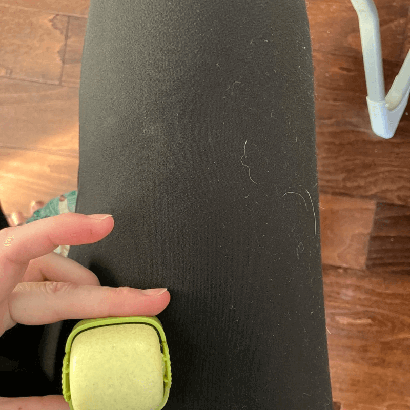 Portable Lint Roller x 2 by CleoPetra – components and operation